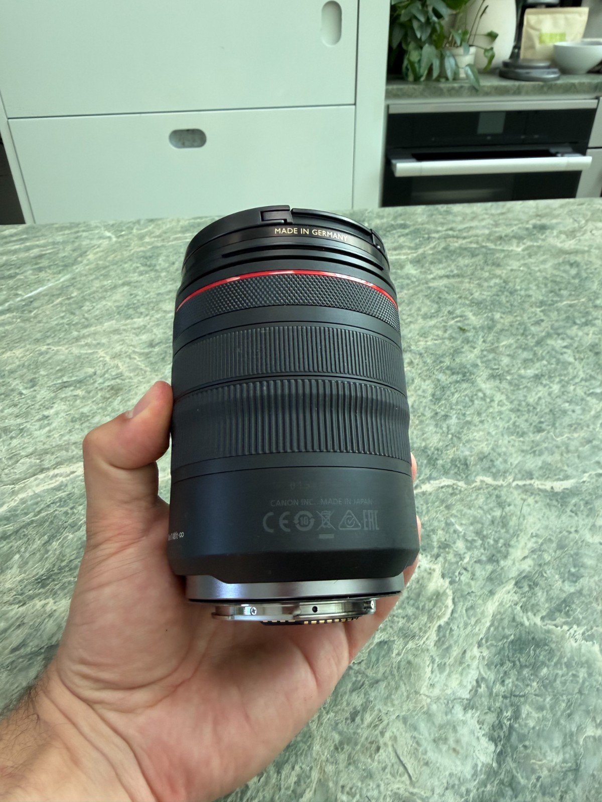 Canon EOS R + Canon RF 24-105mm f/4 L IS USM zoom lens (excellent condition)