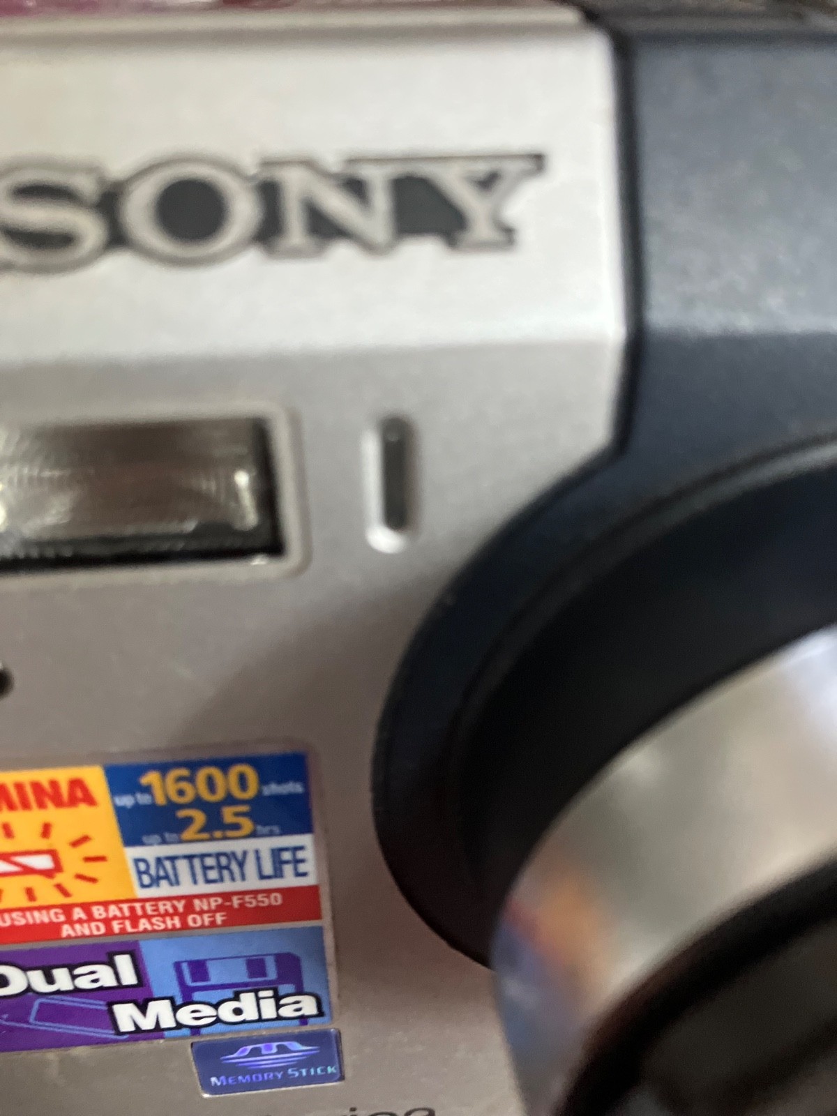 SONY Digital still camera MVC FD 92 1.6 Mega pixel silver/black