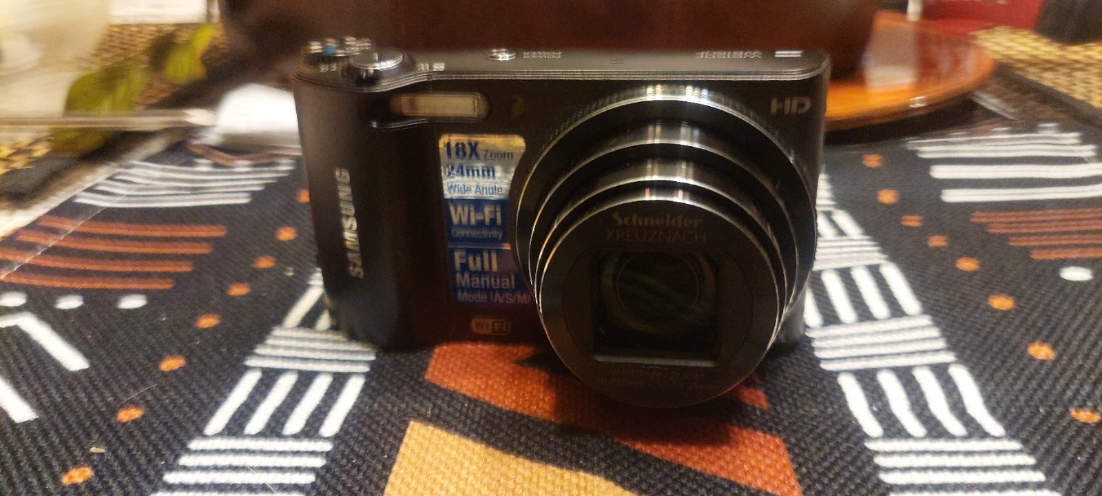 Samsung 18x Zoom 14.2 MP WB150F / Battery & Charger