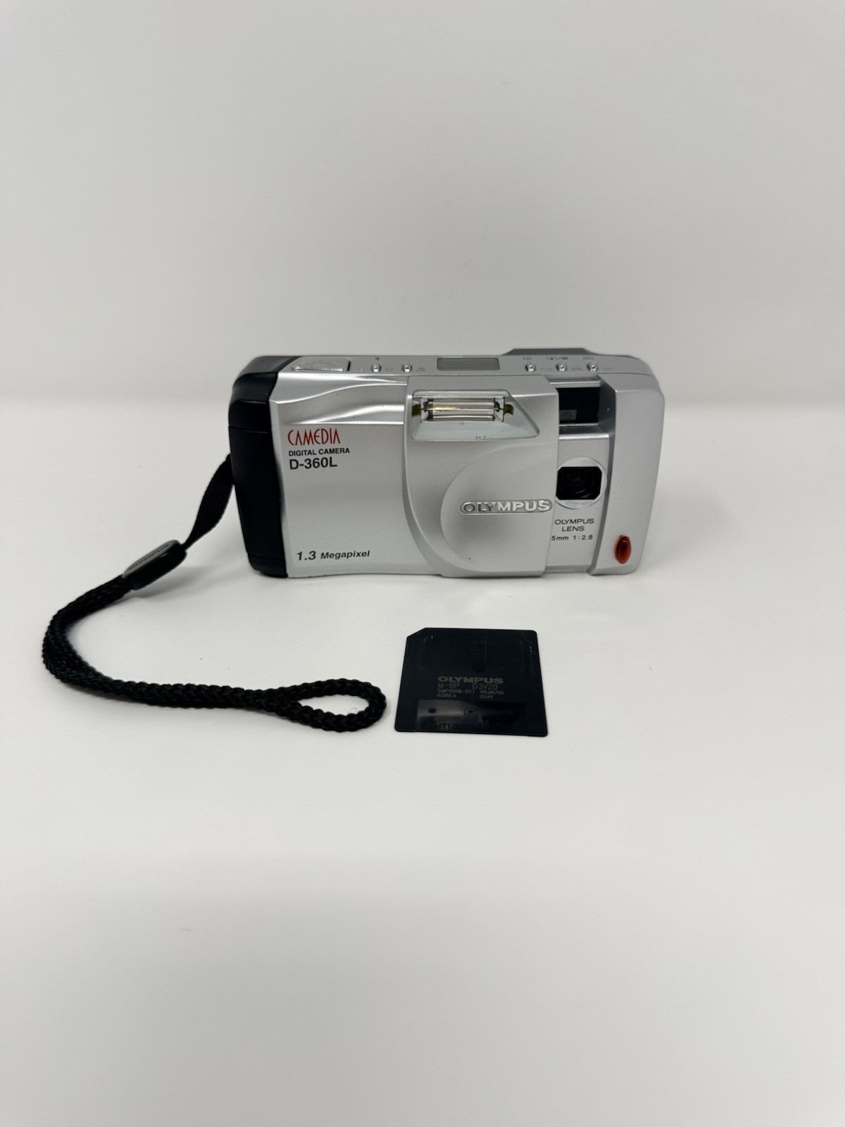 Olympus Camedia D 360 Digital Camera 1.3MP 8MB Card Tested Complete