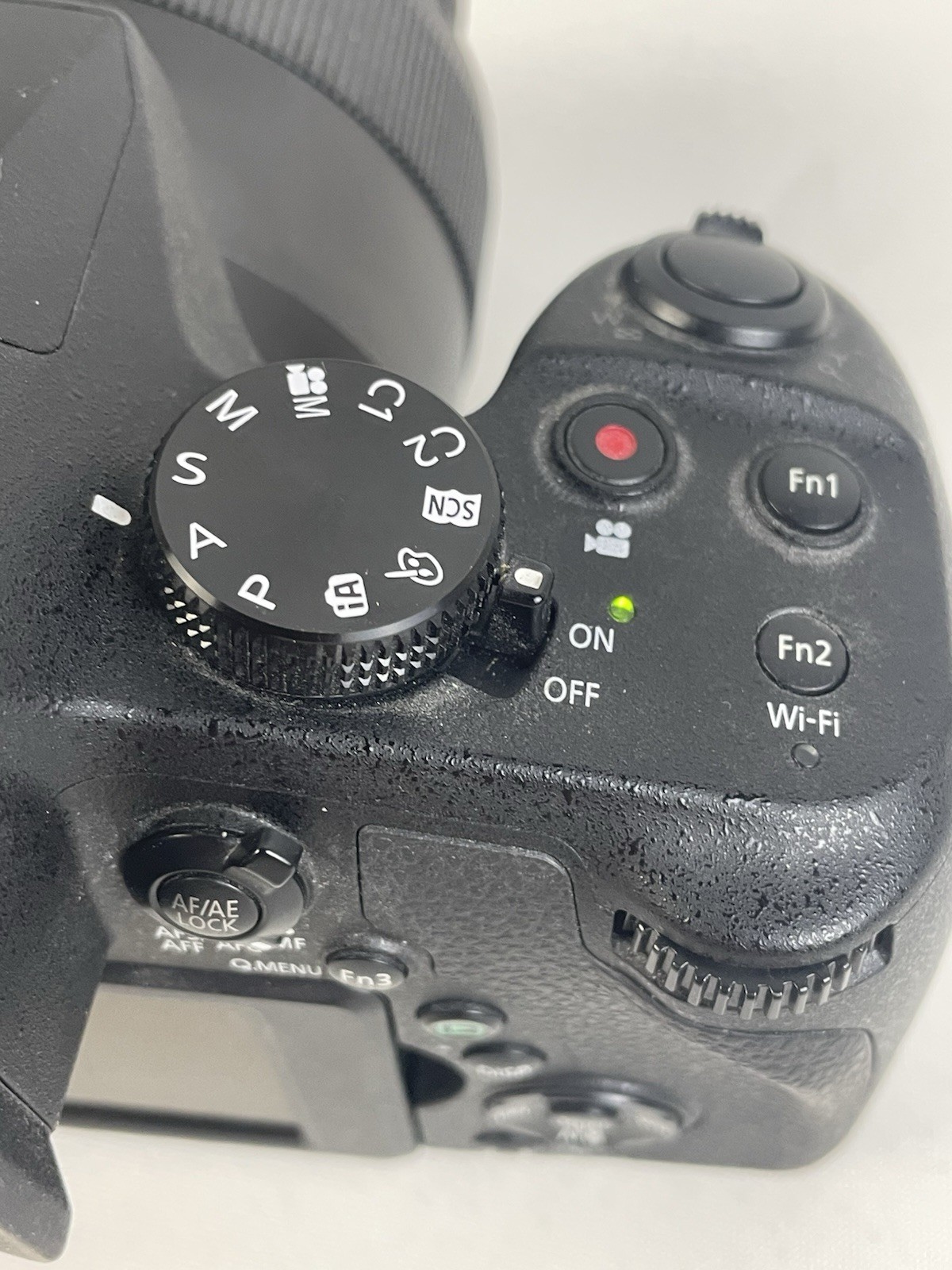 Panasonic LUMIX DMC-FZ1000 Digital Bridge Camera – For Parts or Repair