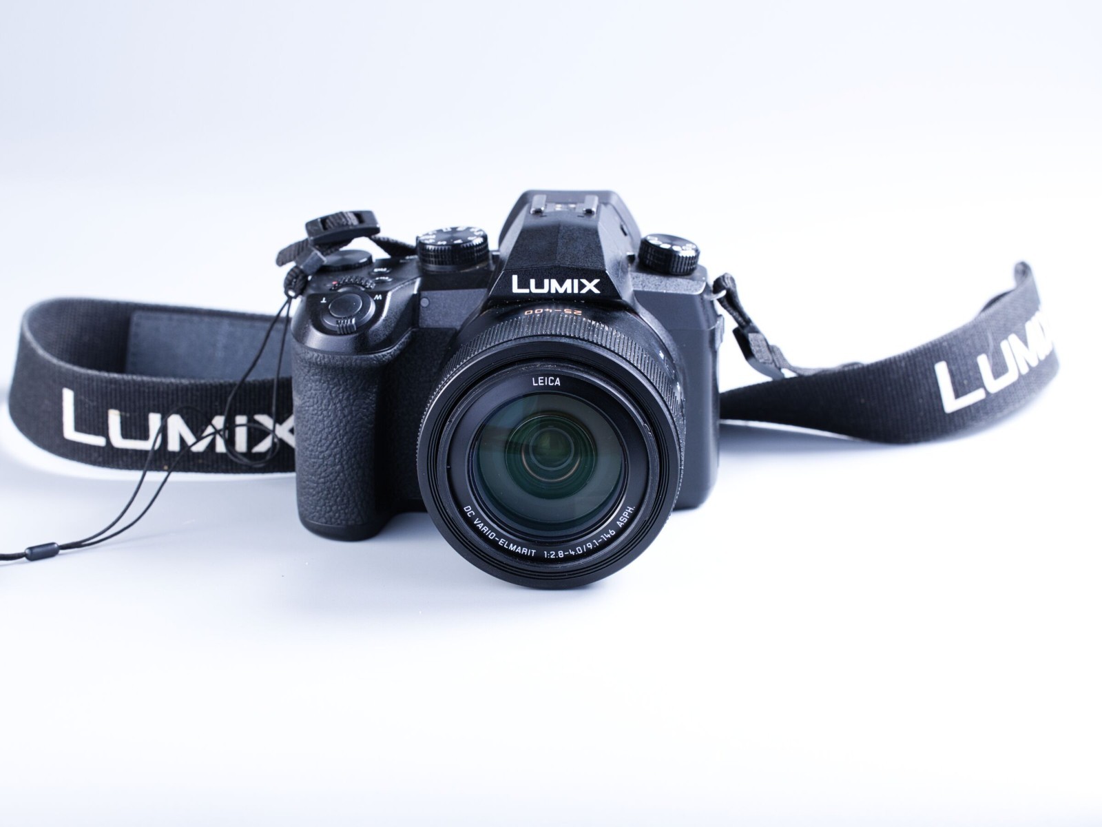 Panasonic Lumix DMC-FZ1000 20.1MP 4K Bridge Camera with Leica 25–400mm Lens