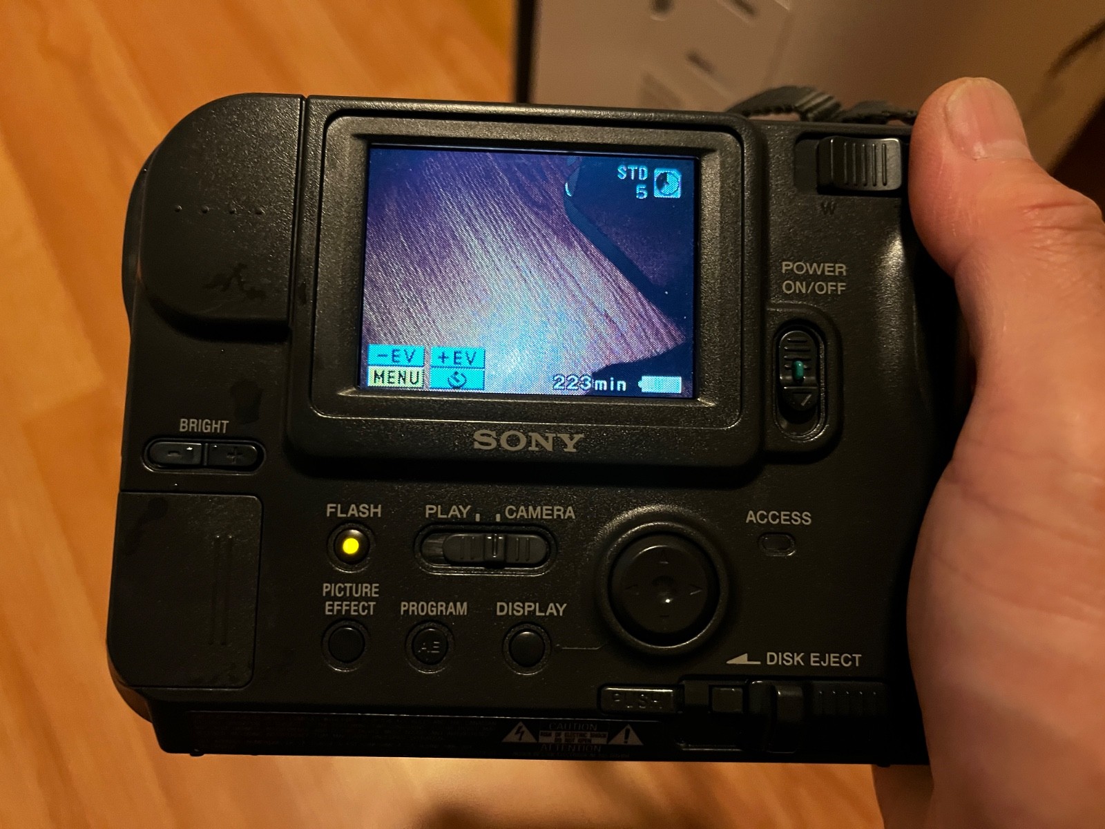 Sony MVC-FD73 Mavica Floppy Disk Digital Camera 10x Optical Zoom