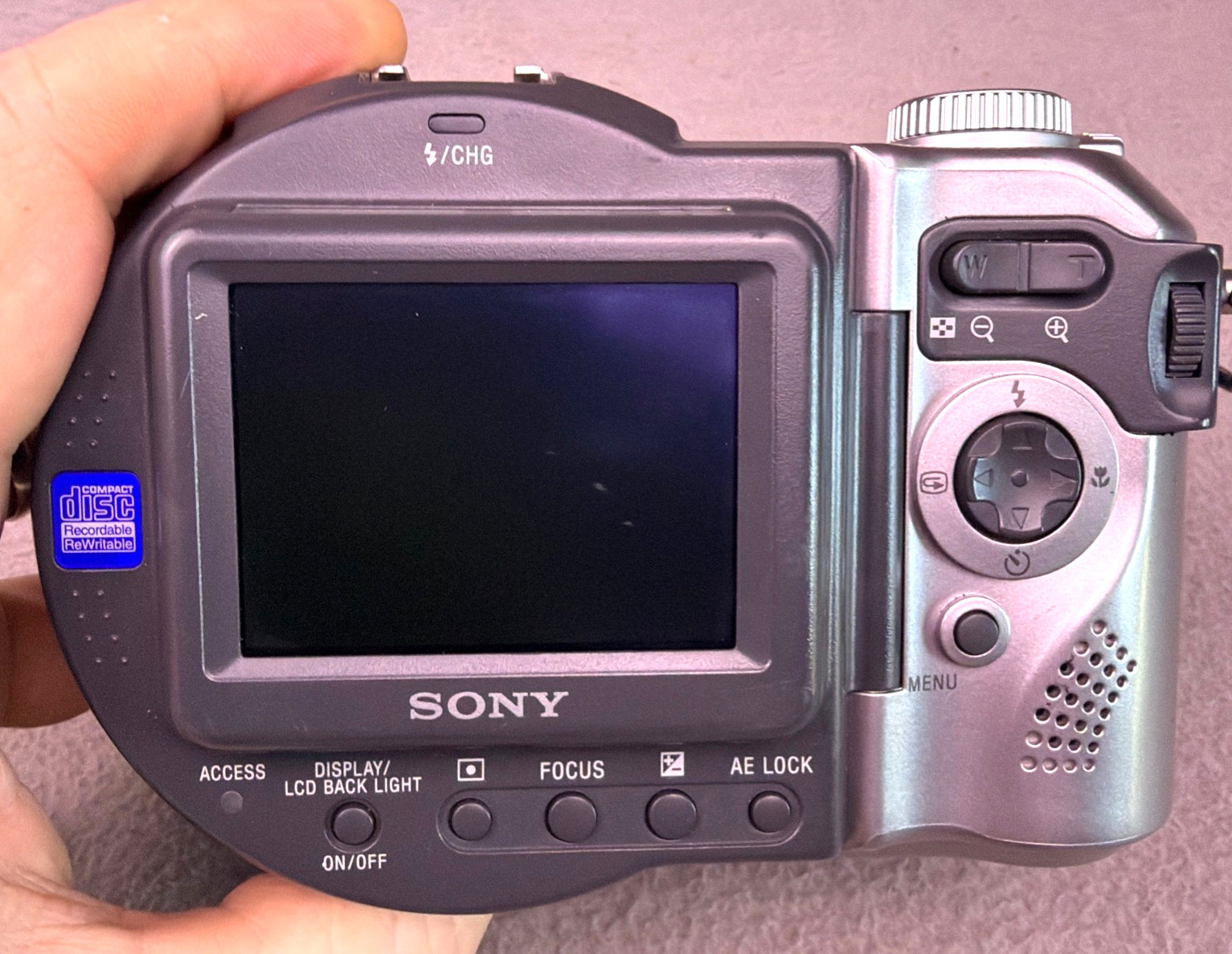 Sony Mavica MVC-CD400 4.0MP CD Digital Camera Black Silver & Cd’s New Battery