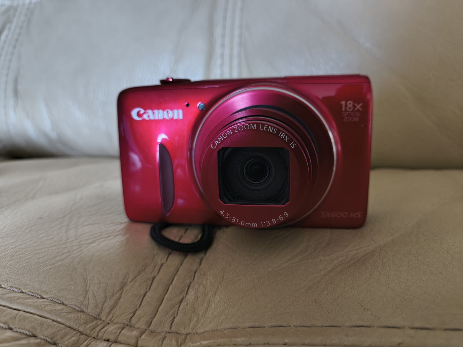 Canon PowerShot SX600 HS Red 16MP 18x Zoom Digital Camera Battery Charger 8GB