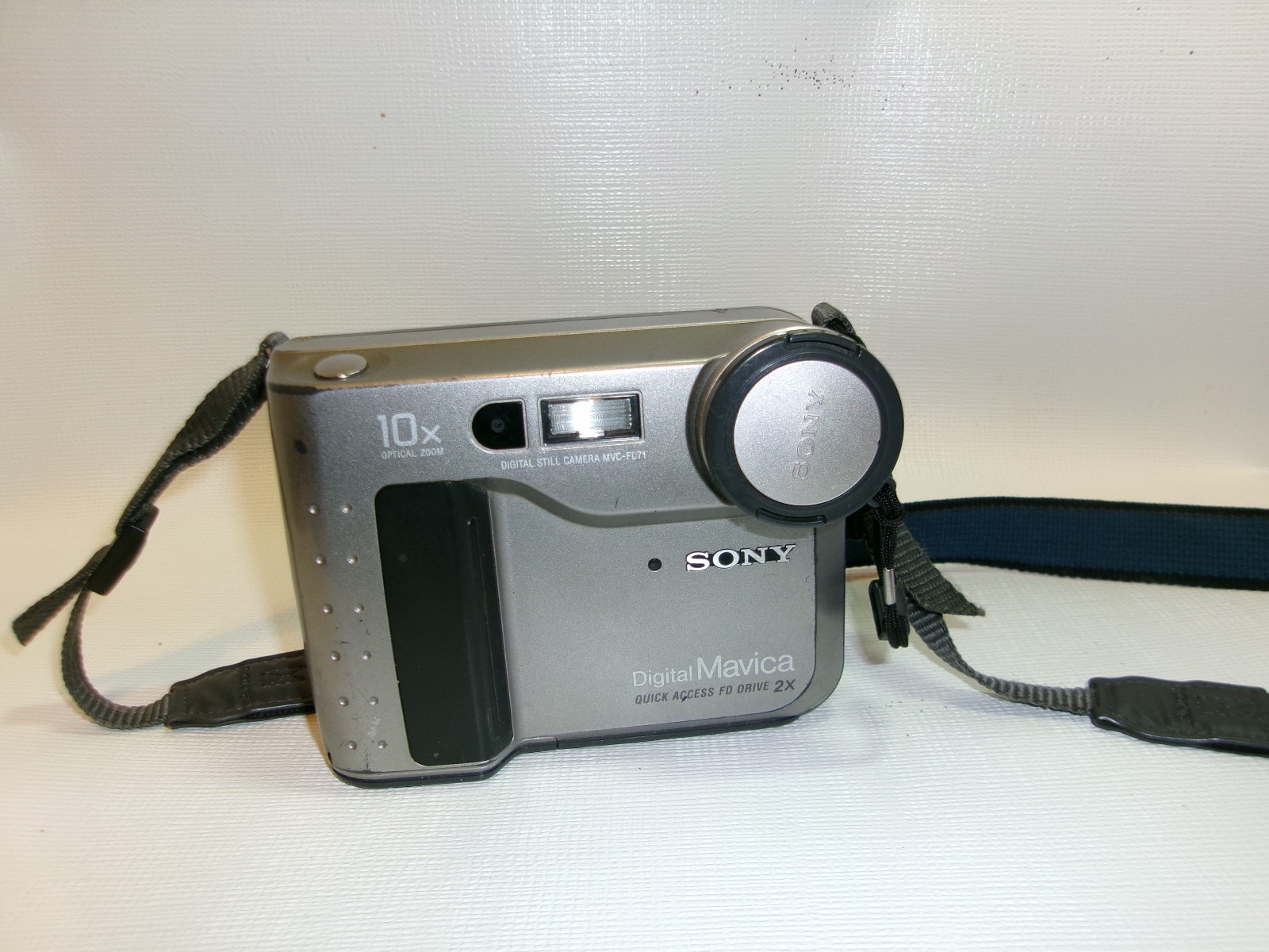 Sony Mavica MVC-FD71 Digital Camera – 10x Zoom NO BATTERY UNTESTED