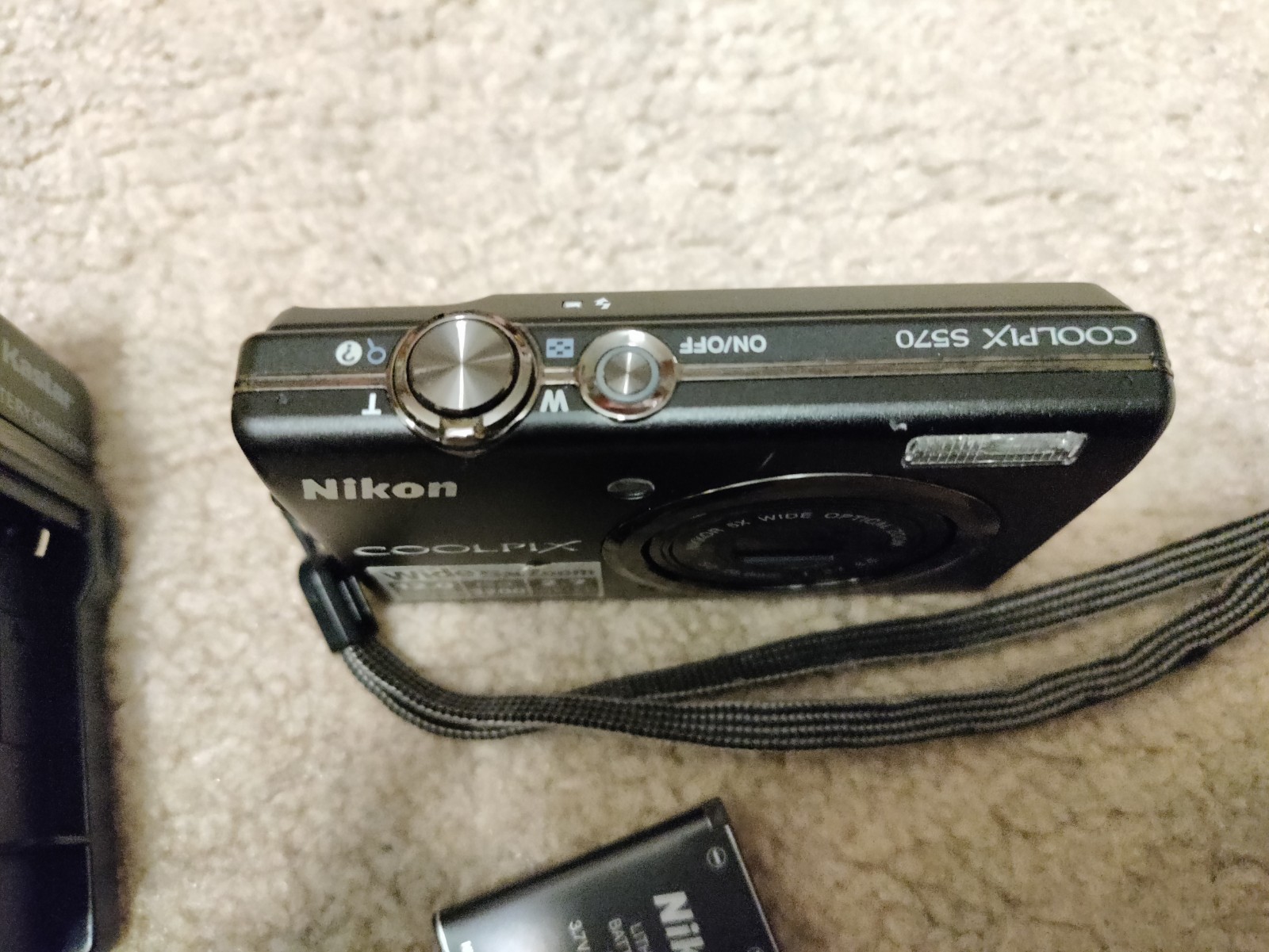 Nikon COOLPIX S570 Compact Digital Camera Black 12MP TESTED WORKING w/ battery