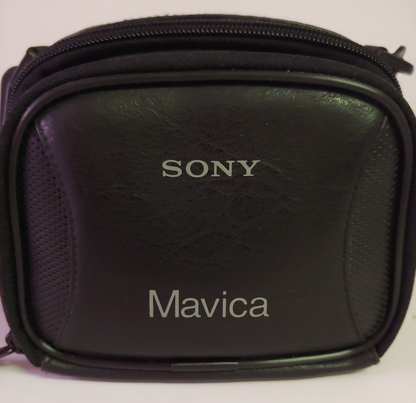 Sony FD Mavica MVC-FD75 Digital Camera Bundle, 1 Battery & Charger, Bag/Strap