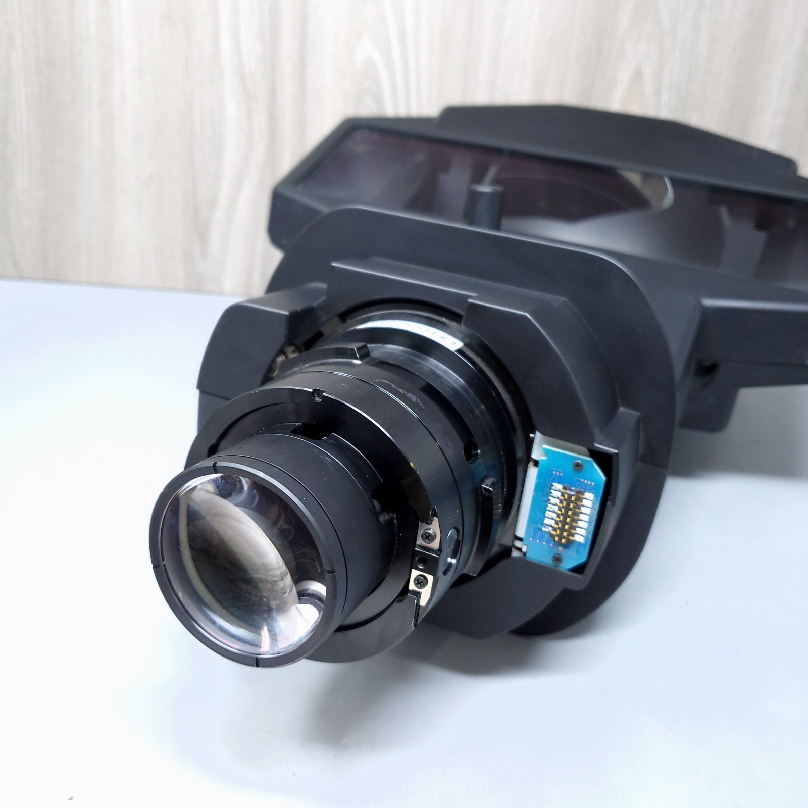 HITACHI / MAXELL FL-900 Ultra Short Throw Projector Lens F2:0 F=5.62mm Christie