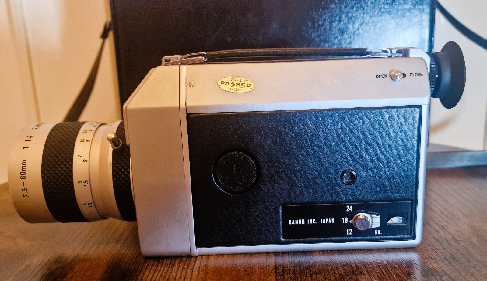 Canon Auto Zoom 814 Super 8 Movie Camera Fully Tested Working + Original Case