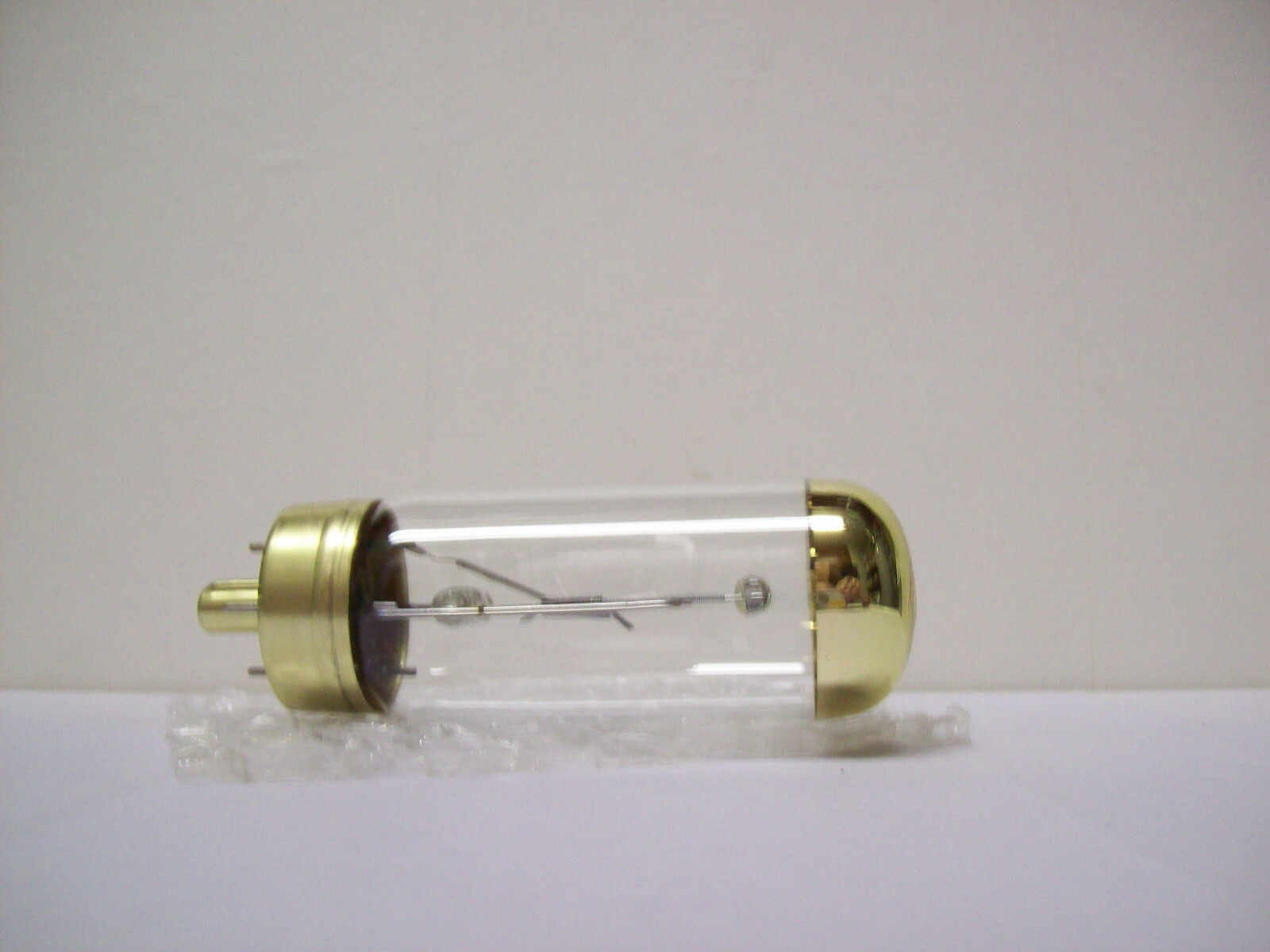 DAK ( DAY) Projector Projection Lamp Bulb 500W 120V GE AVG. 25-HR