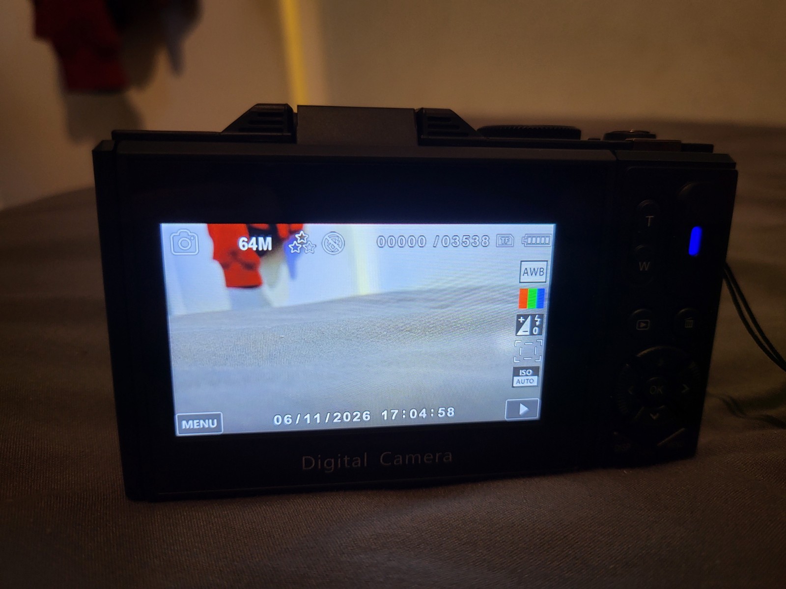 4K UHD Digital Camera 64MP Autofocus 3.0” Flip Out Display 32GB SD Card