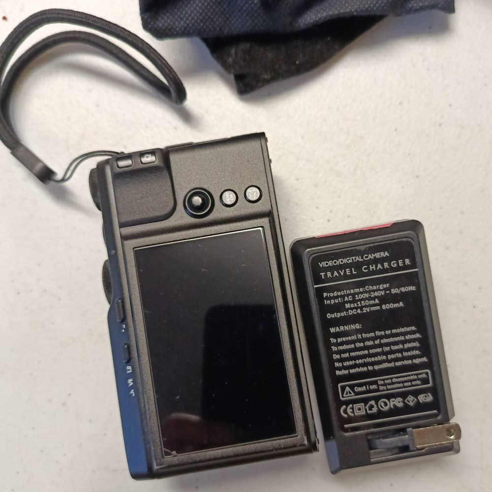 Fujifilm XF10 Digital Camera with Fixed 18.5mm f/2.8 Lens ,Button malfunction
