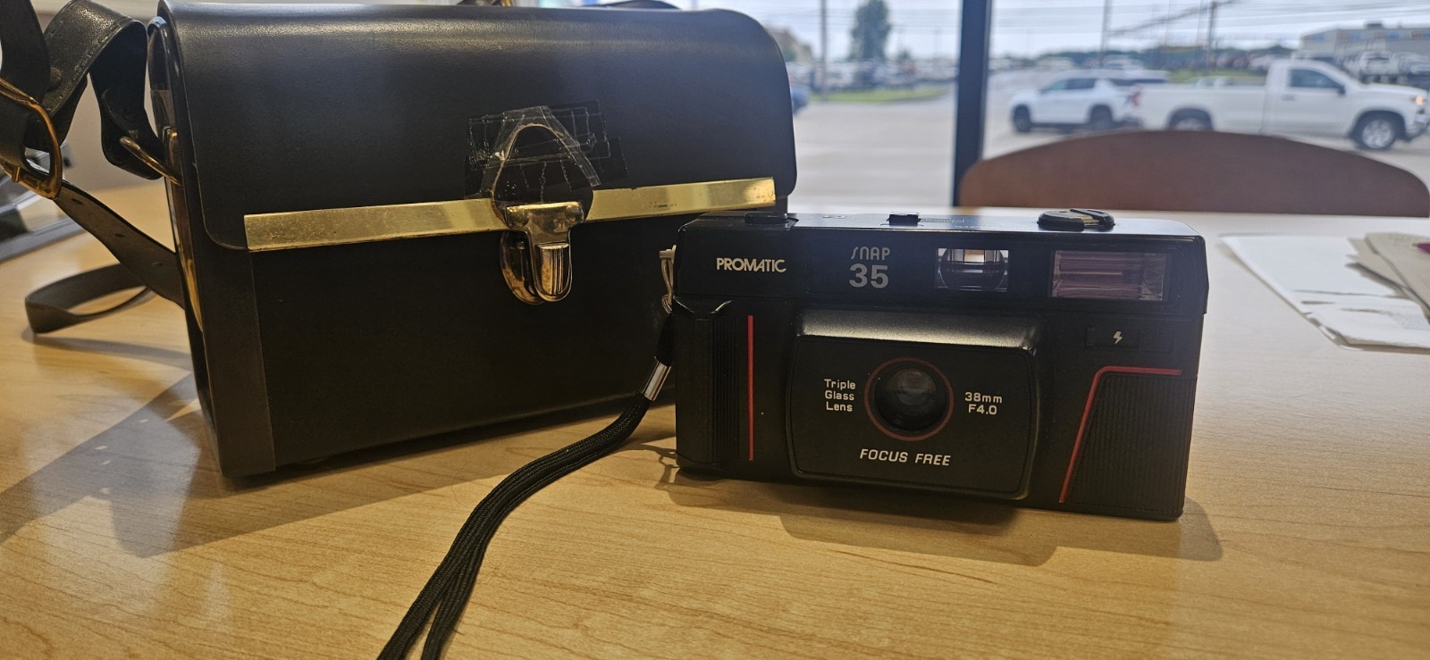 Promatic Snap 35 Camera Focus Free Built In Flash. clean W/slightly Worn Bag