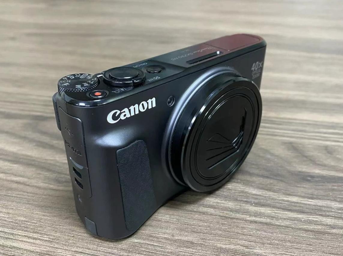 Canon PowerShot SX730 HS 20MP 40x Zoom 180 Flip Screen 1080p WiFi NFC Used