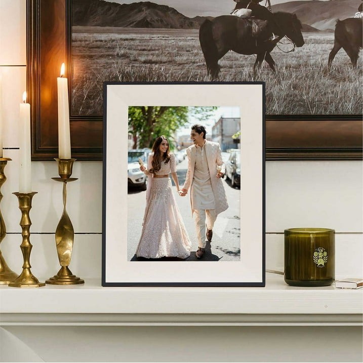 Aura 12″ Aspen Digital Photo Frame – Aspen Ink