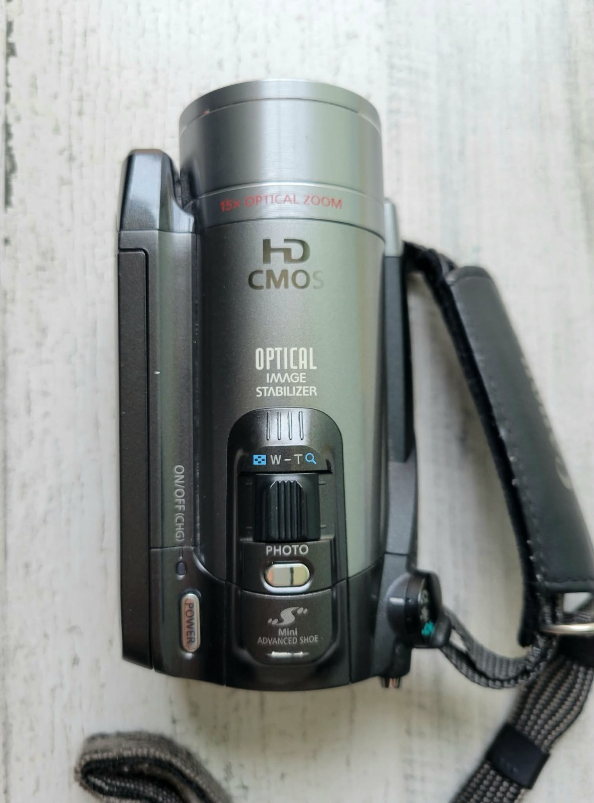 Canon VIXIA HF200 HD Camcorder 15x Optical 300x Digital Zoom W/ Batt & Charger