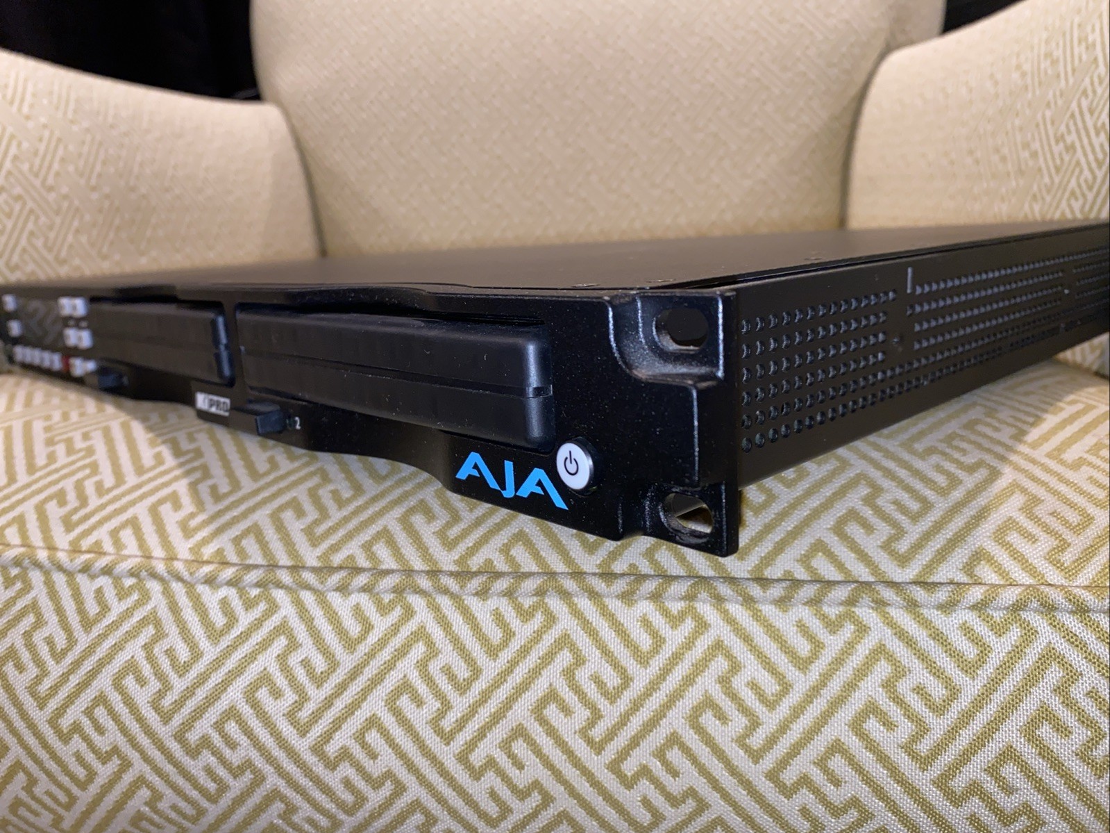 AJA Ki Pro Rack File-Based Video Recorder & Player with 2 x KISTOR500USB-RO