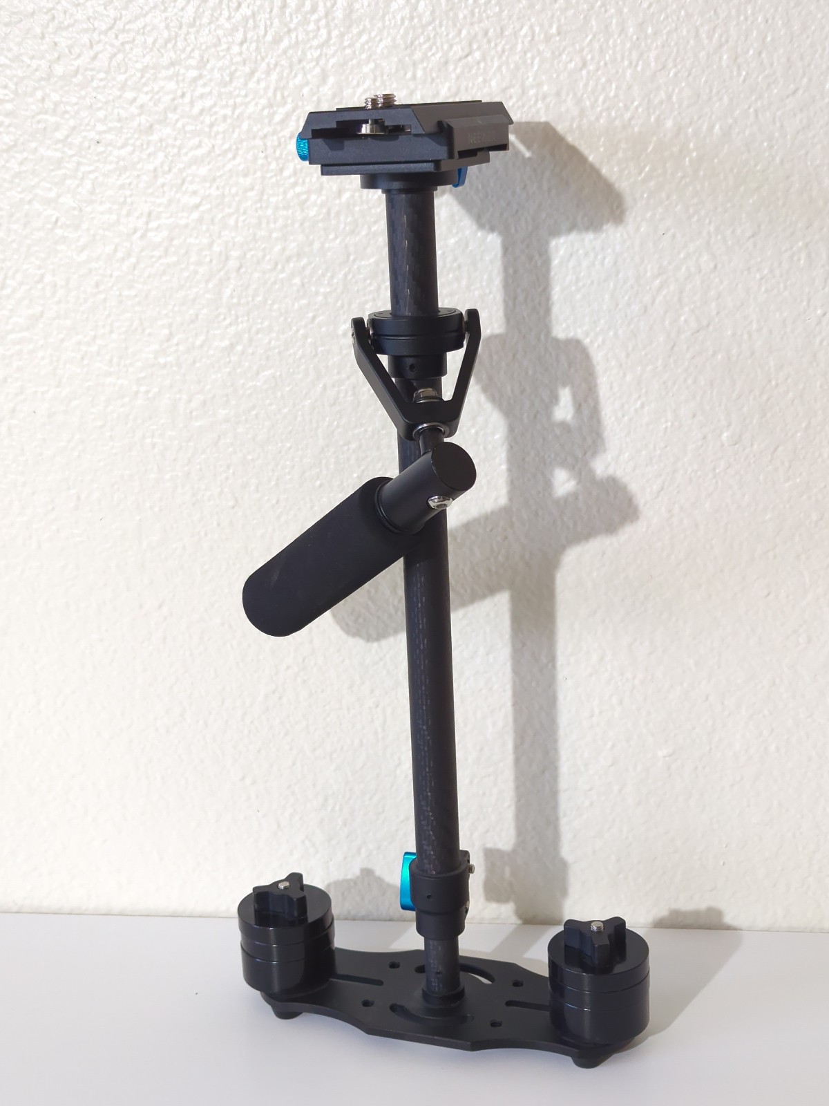 Neewer Carbon Fiber 24 inches/60 centimeters Handheld Stabilizer
