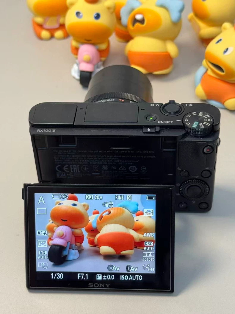 Sony Cyber-Shot RX100 VA RX100 M5A Digital Camera 20.1 MP English – 90%new