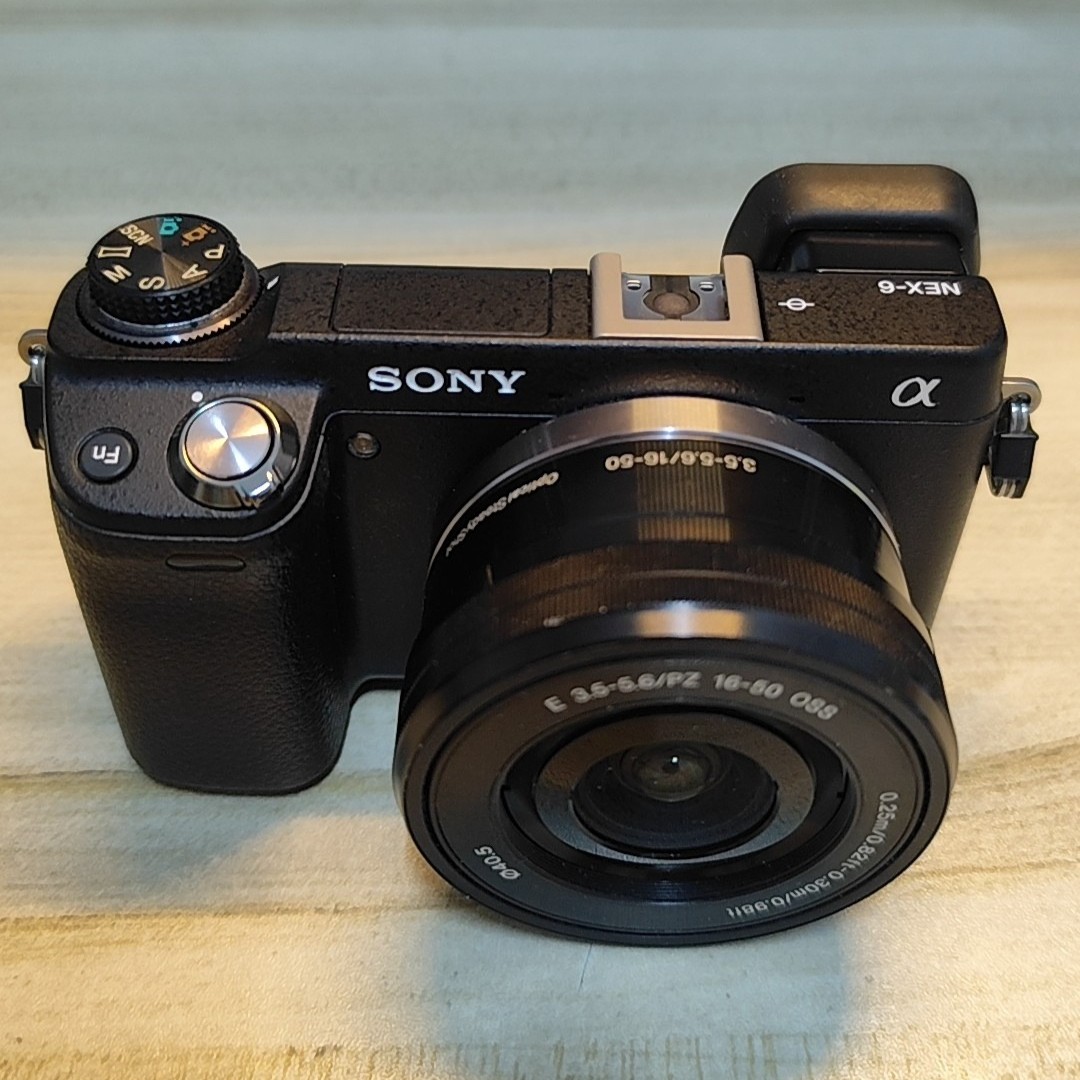 Sony NEX-6 Mirrorless Digital Camera with 16-50mm Lens 16.1MP Tiltable Screen
