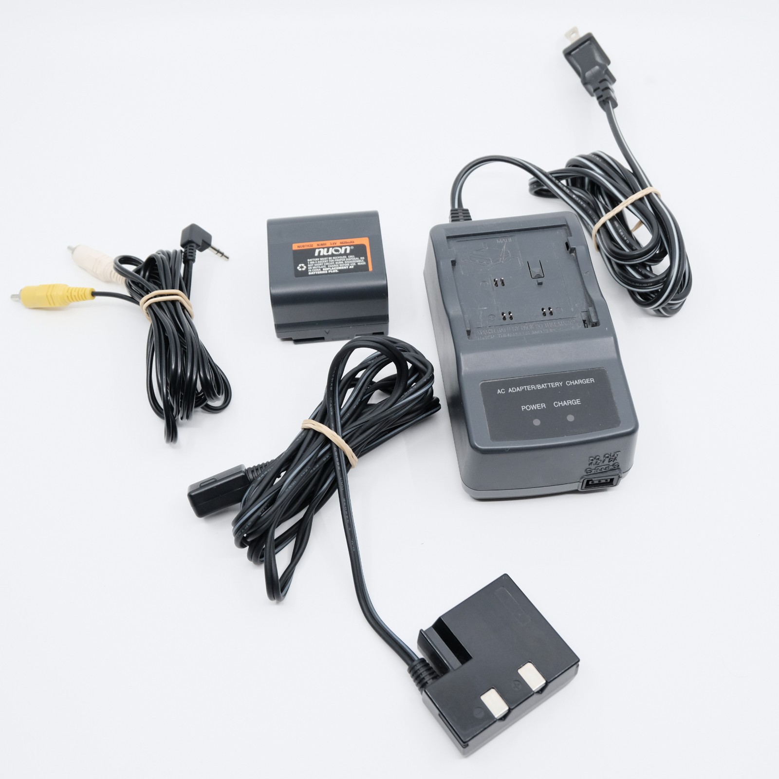 Sharp Viewcam VL-E665U Camcorder With Charger & Case, Remote + AC Adapter