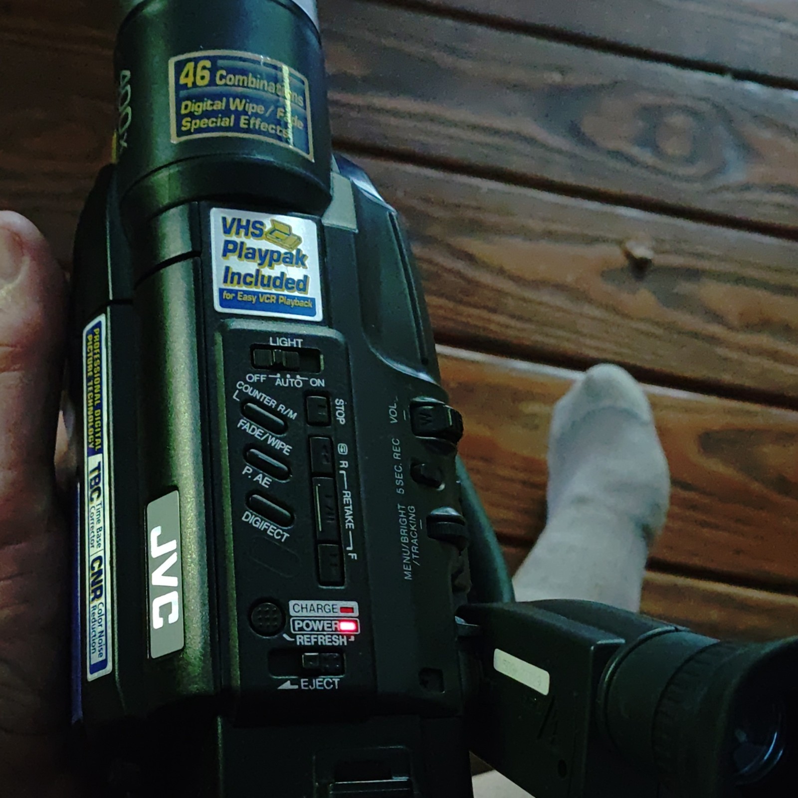 JVC GR-AXM230U VHS-C Handheld Camcorder 16x/400x 2.5″ LCD Stabilizer