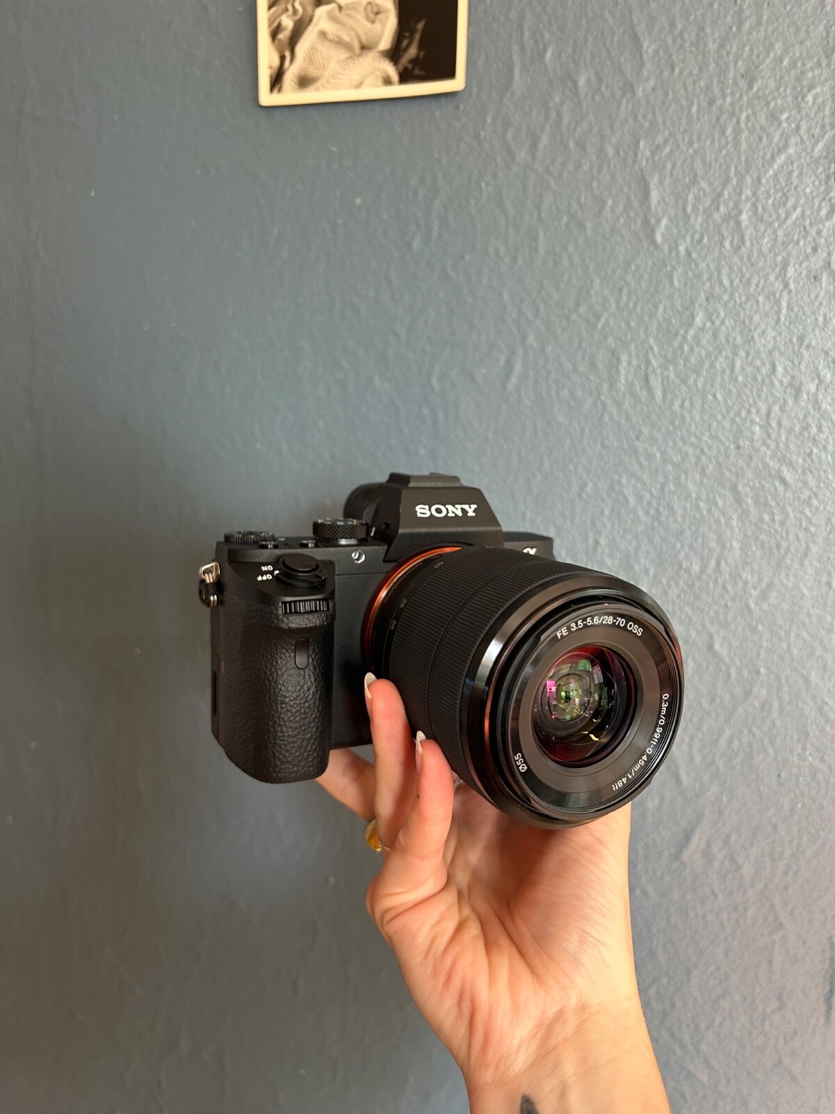 Sony Alpha α7 II Mirrorless Camera with 28-70mm Zoom Lens + ACCESSORIES