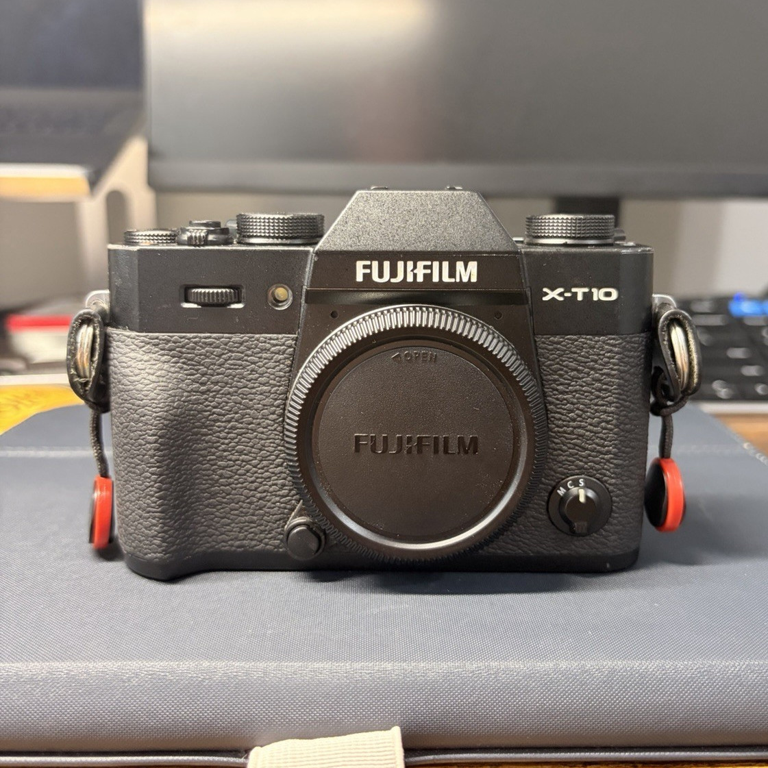 Fujifilm X-T10 X Series Mirrorless Camera Body only Black 16.3MP