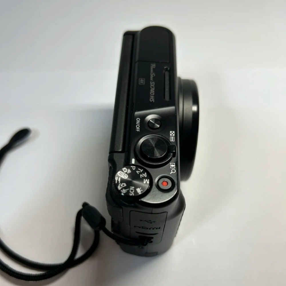 Canon PowerShot SX740 HS Flip Up Screen Digital Camera 20.3MP 40x Optical Zoom