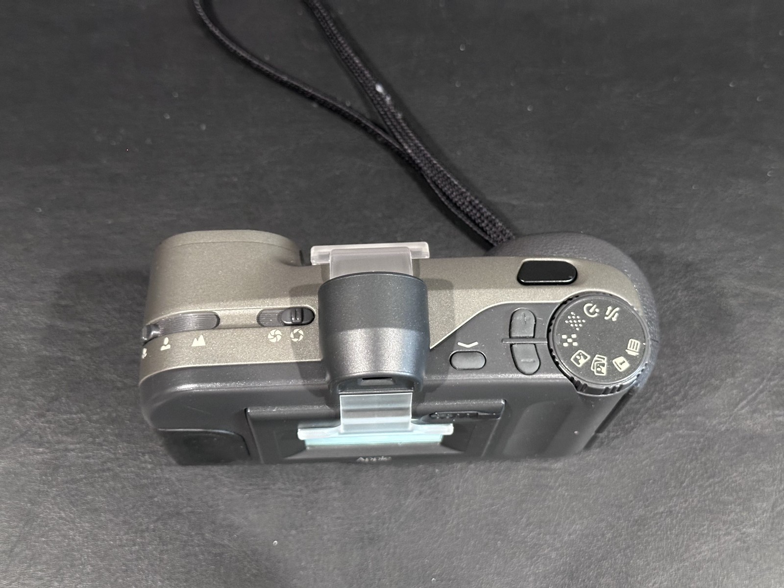 Apple Quicktake 200 Digital Camera with viewfinder 2MB Card plus Reader and box