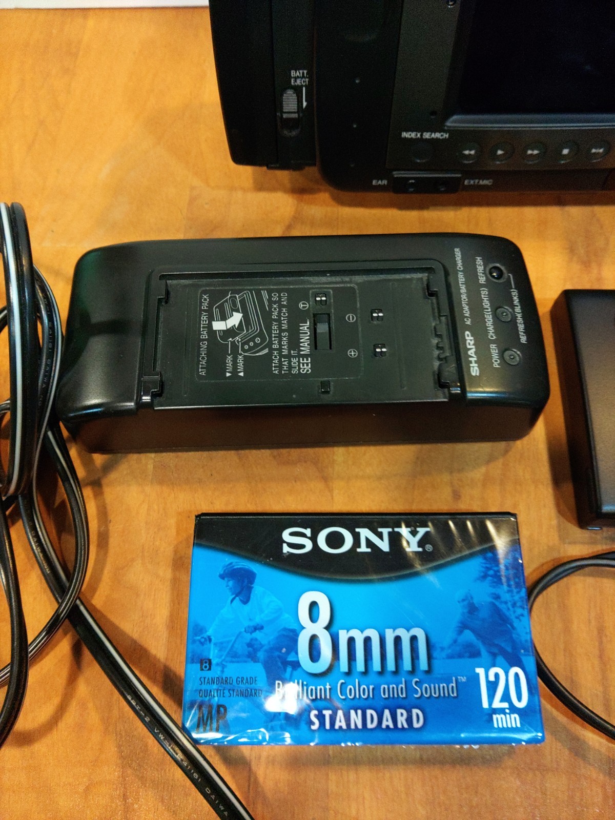 Sharp VL-E30 Viewcam – w/accessories Extra Battery Remote Charger New Tape Case