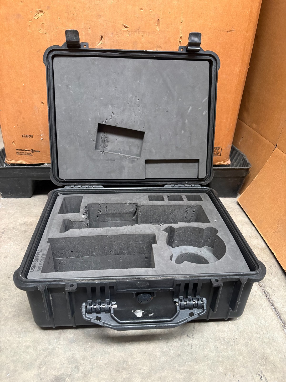 Pelican 1550 Protector Case | 20.66 x 17.2 x 8.4 in | iM2450 Equiv