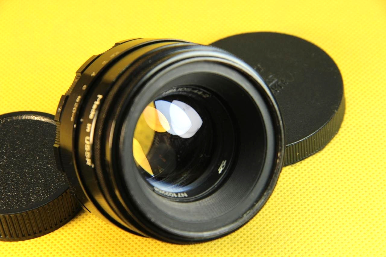 Helios 44-2 58mm f2 KMZ Vintage Lens Swirly Bokeh Manual Focus M42 Mount