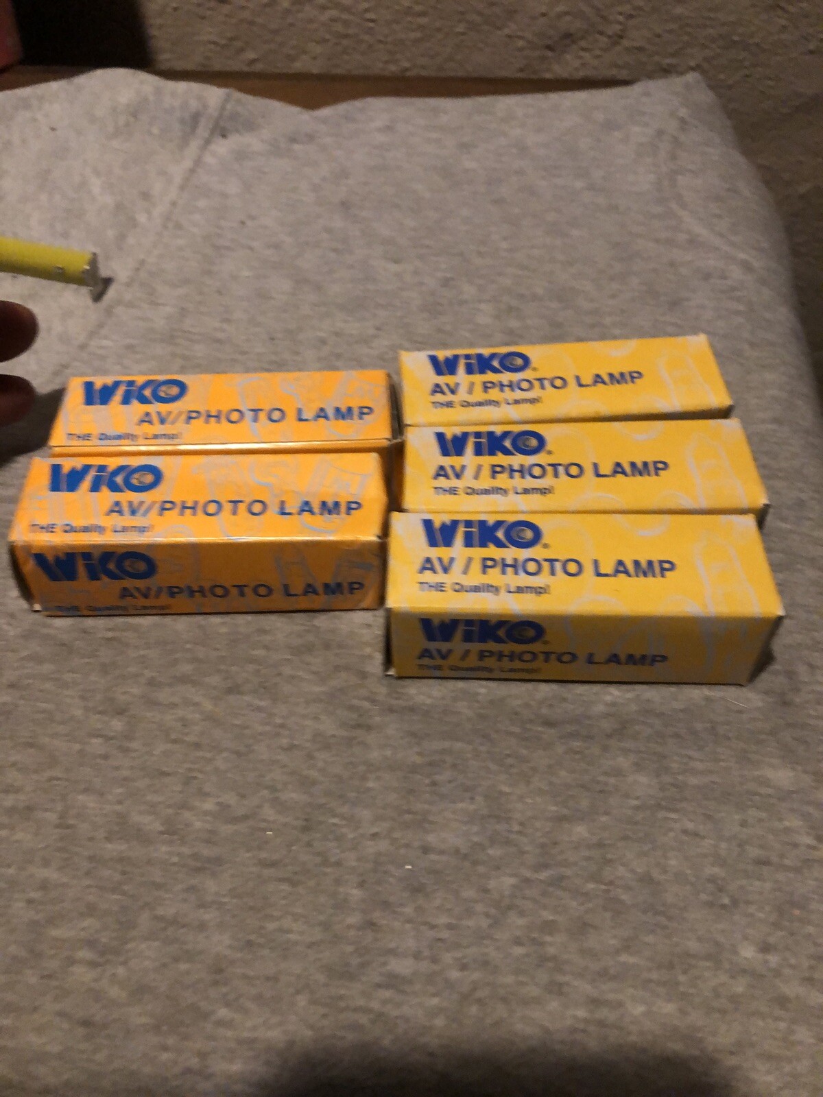 Wiko DYS 120V 600W Halogen AV/Photo Lamp Bulb – Lot of 3 And 120v 650w New