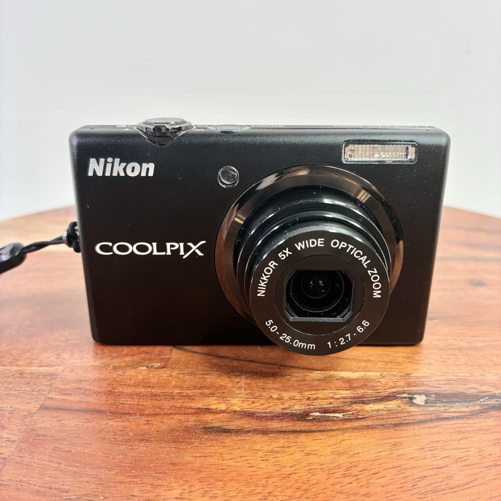 Nikon COOLPIX S570 12.0MP Compact Digital Camera w/ Charger, SD Card – Tested