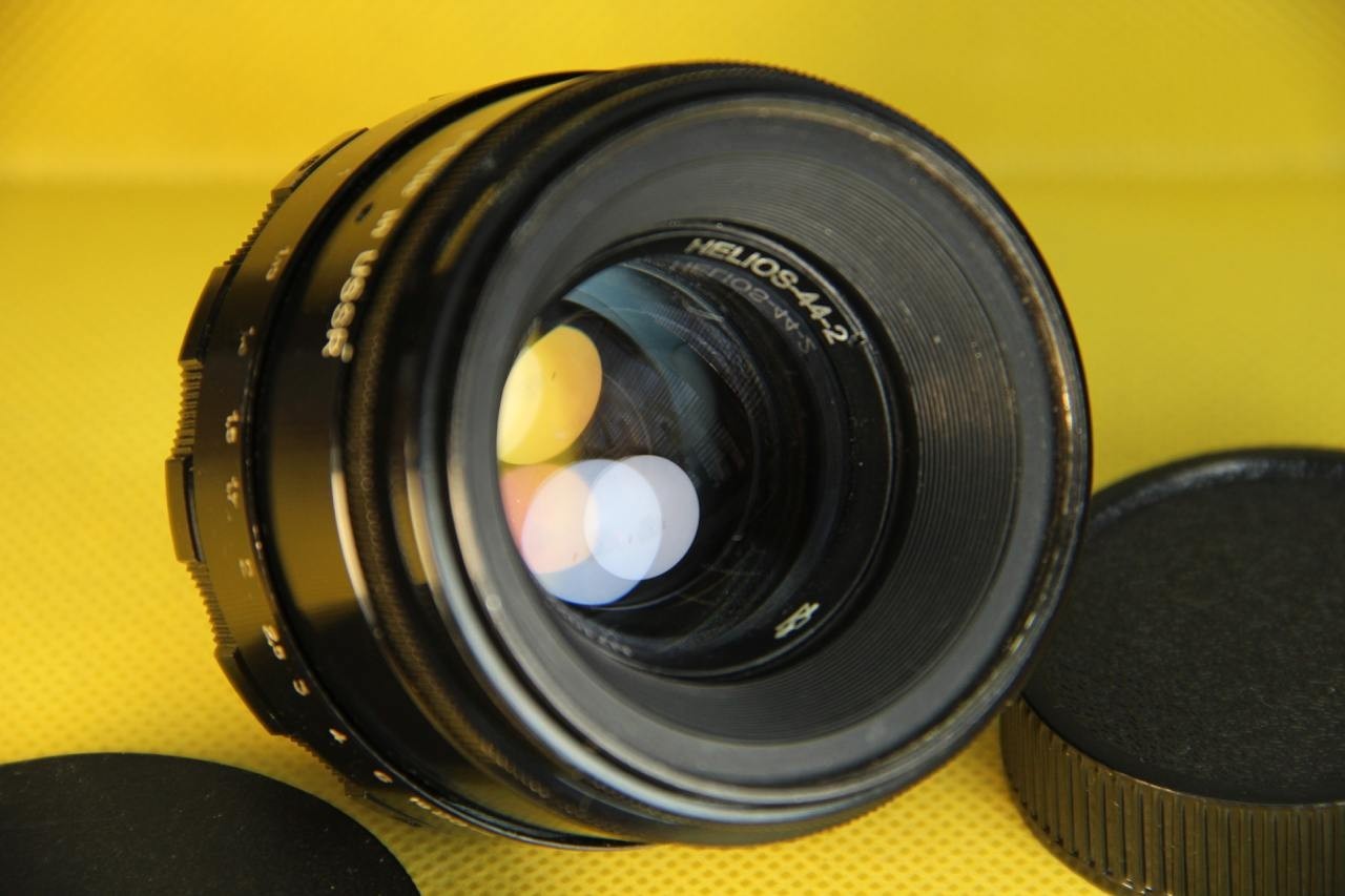 Helios 44-2 58mm f2 KMZ Vintage Lens Swirly Bokeh Manual Focus M42 Mount