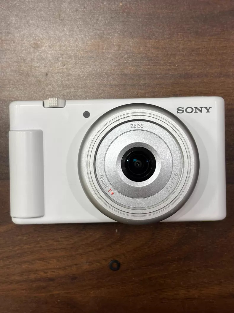 Sony ZV-1F 20.1MP 4K Vlog Camera Flip Screen For Content Creators English
