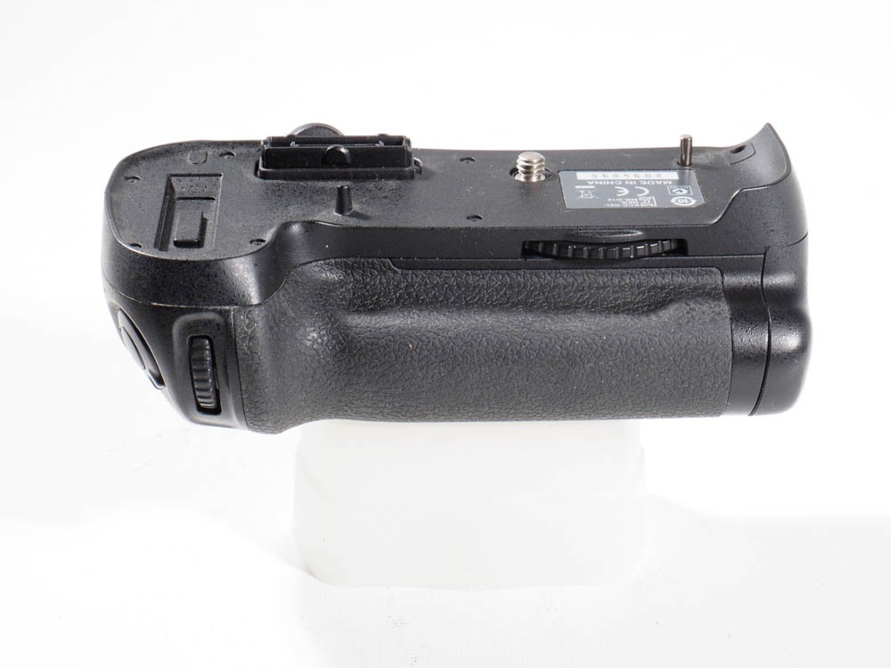 NIKON MB-D12 BATTERY GRIP FOR D800/D810