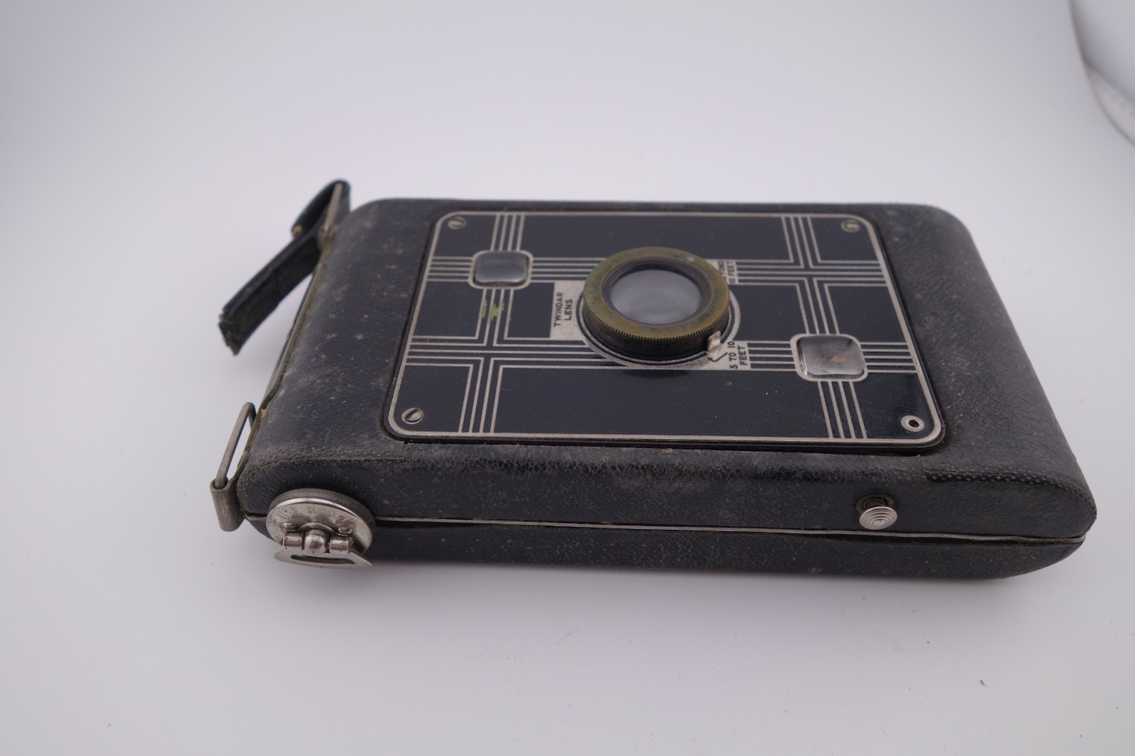 VINTAGE CAMERAS … Lot of 8 … Minolta, Kodak, Hexacon … Plus Accessories