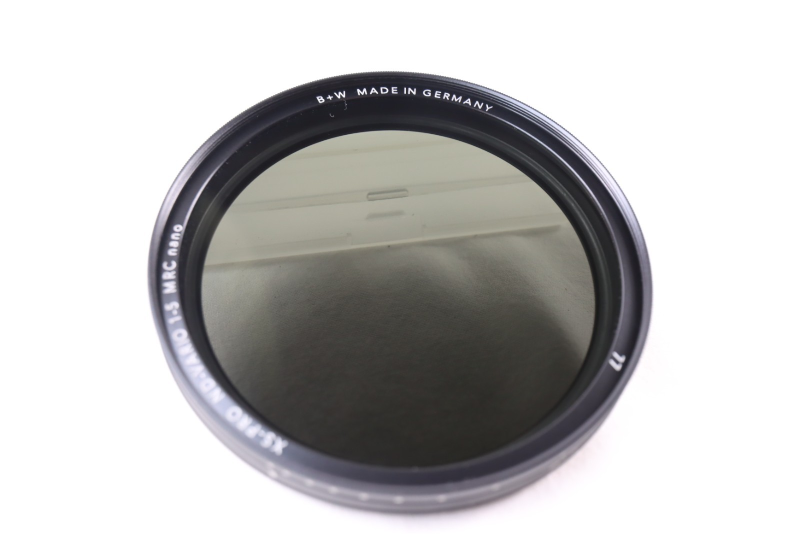 B+W 77mm XS-Pro ND Vario 1 to 5-Stop MRC-Nano Slim Filter