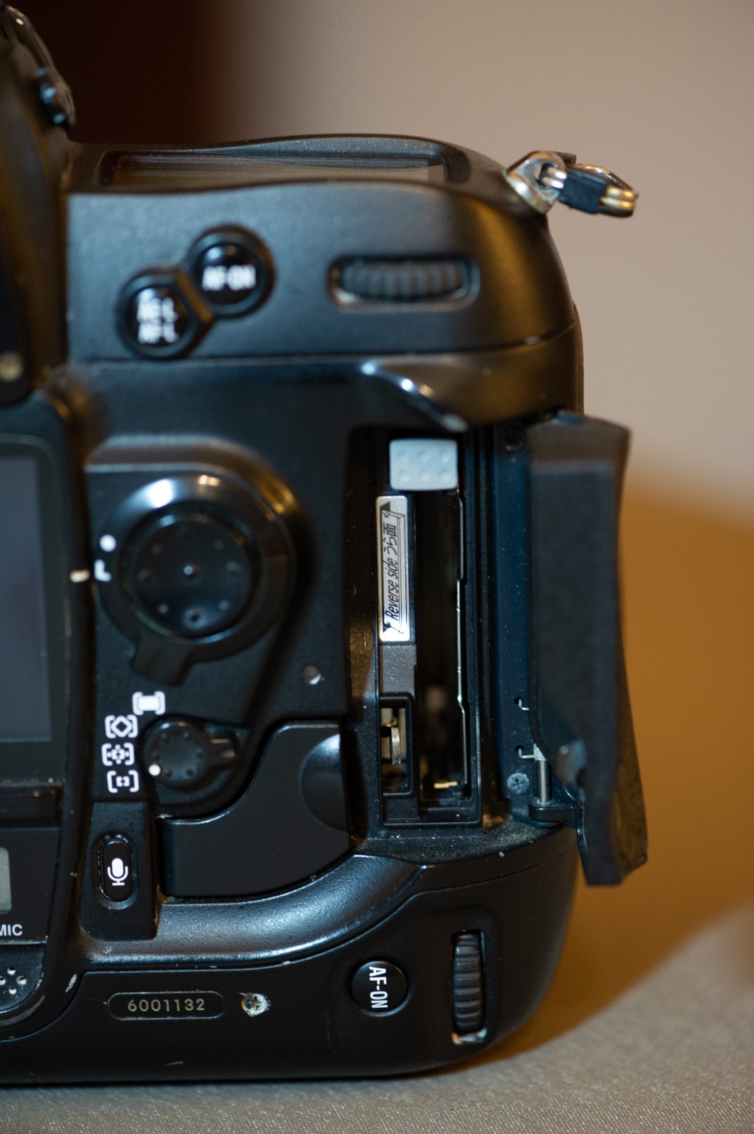 NIKON D2xs body. FOR BUYER FROM E.U. ONLY !!! Minor defects.