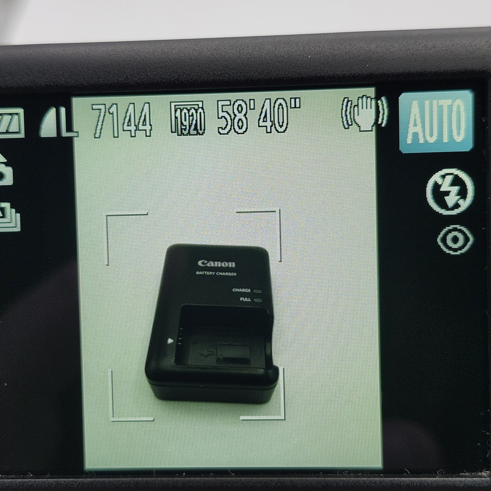 Canon PowerShot SX50 HS 12.1MP Camera 50x Zoom w/ Battery Charger Sd Tested