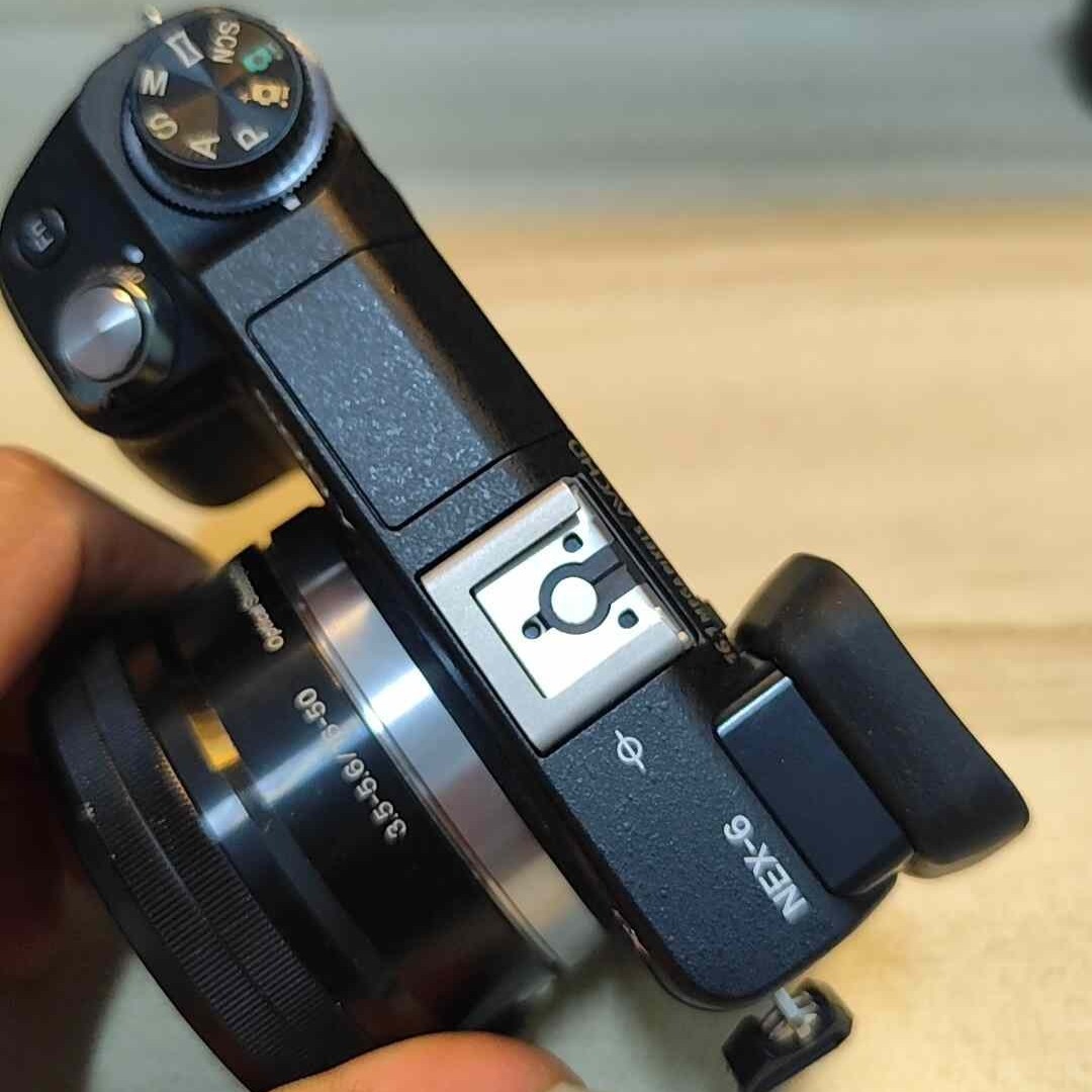 Sony NEX-6 Mirrorless Digital Camera with 16-50mm Lens 16.1MP Tiltable Screen