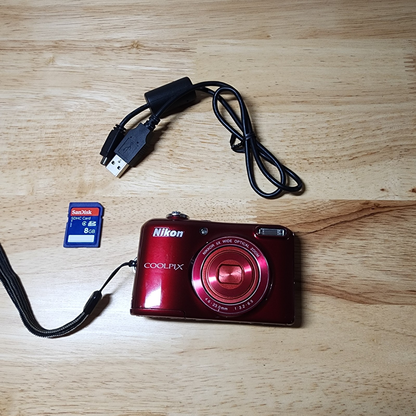 Nikon COOLPIX L28 20.1MP Compact Digital Camera Red w/ USB and 8GB SD *WORKS