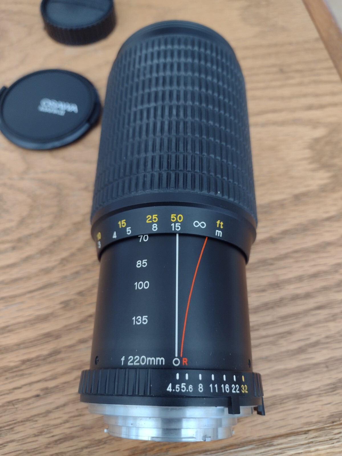 Osawa Mark II MC 70-220mm f/1.4.5 Zoom-Macro Lens with Minolta MD Mount, Case