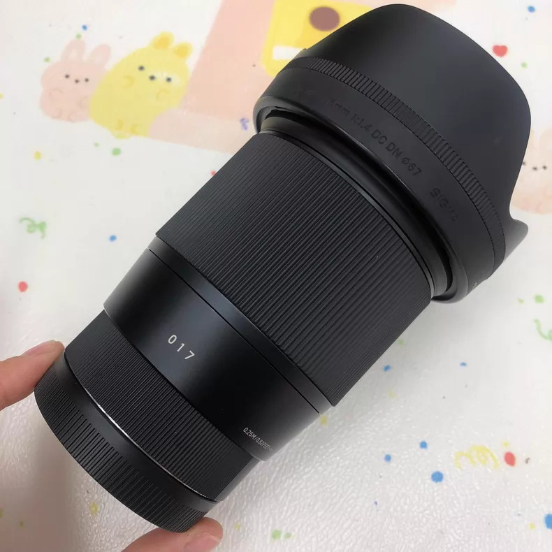 Sigma 16mm f/1.4 DC DN Contemporary Lens for Canon EF-M