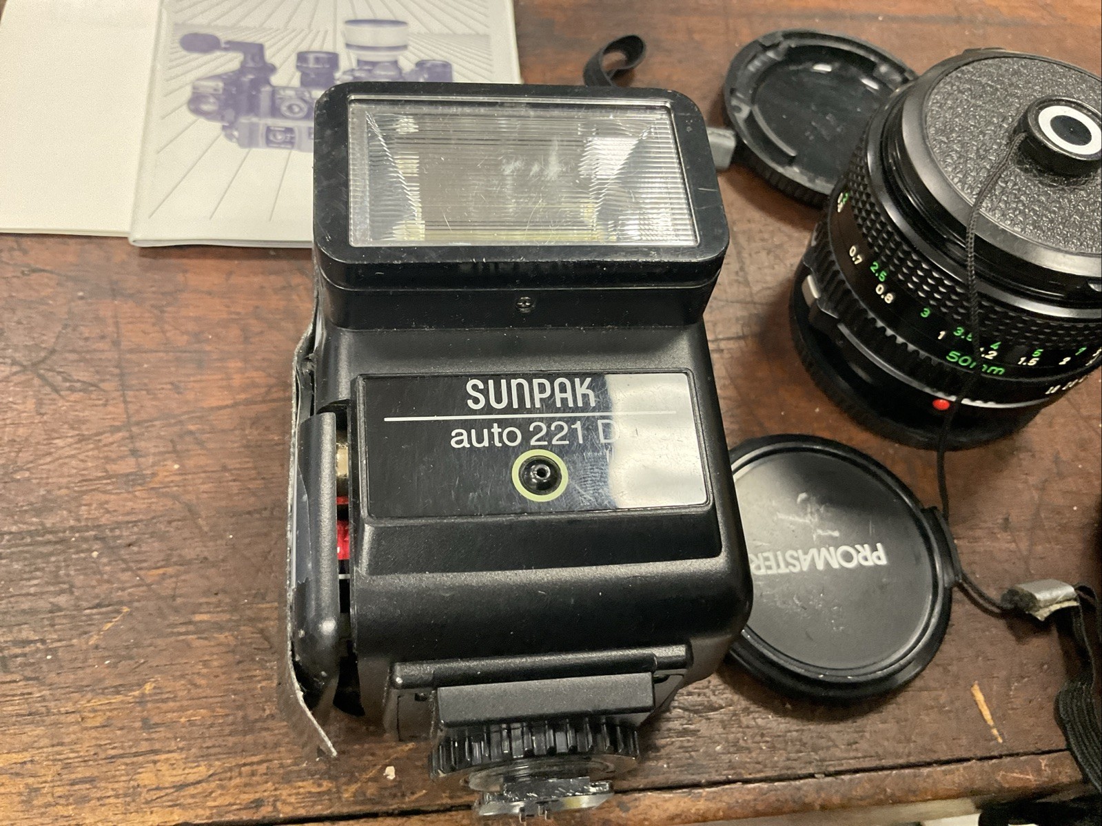 CANON T50 Auto exposure 35mm SLR FILM CAMERA W/ 3 lenses case Vintage Film