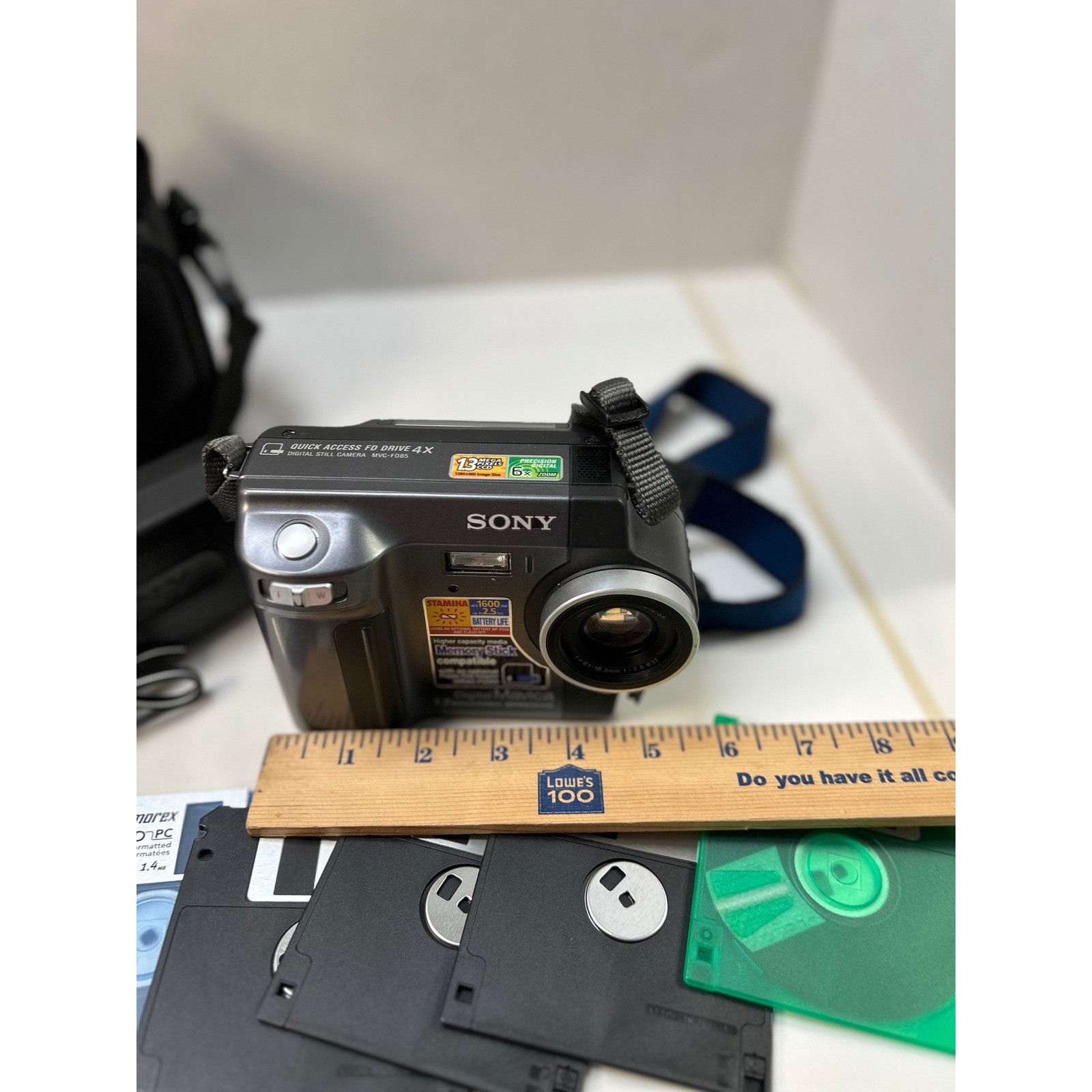 Sony Digital Mavica MVC-FD85 Camera Bundle Floppy Disk 1.3MP AC-L10B Charger Bag