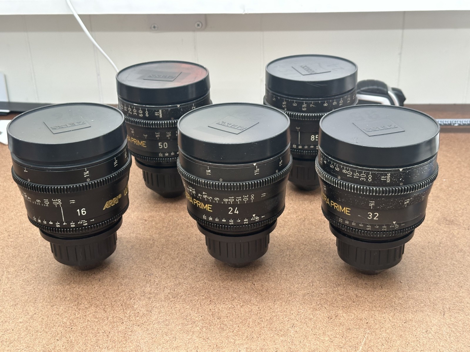 Arri Ultra Prime 5 Lens Set 16mm 24mm 32mm 50mm 85mm PL Mount Lens